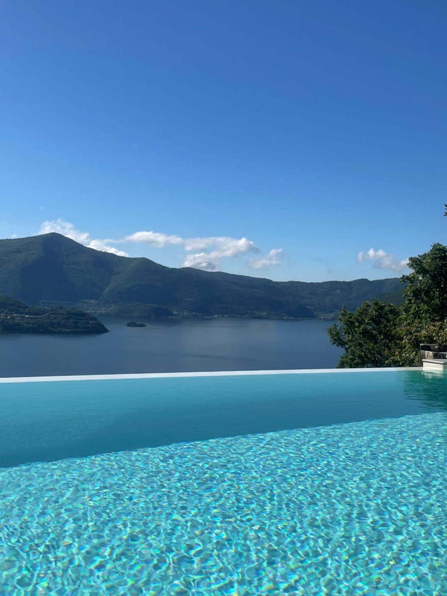 Mia Isola With Lake View, Garden And Swimming Pool Parzanica Dış mekan fotoğraf