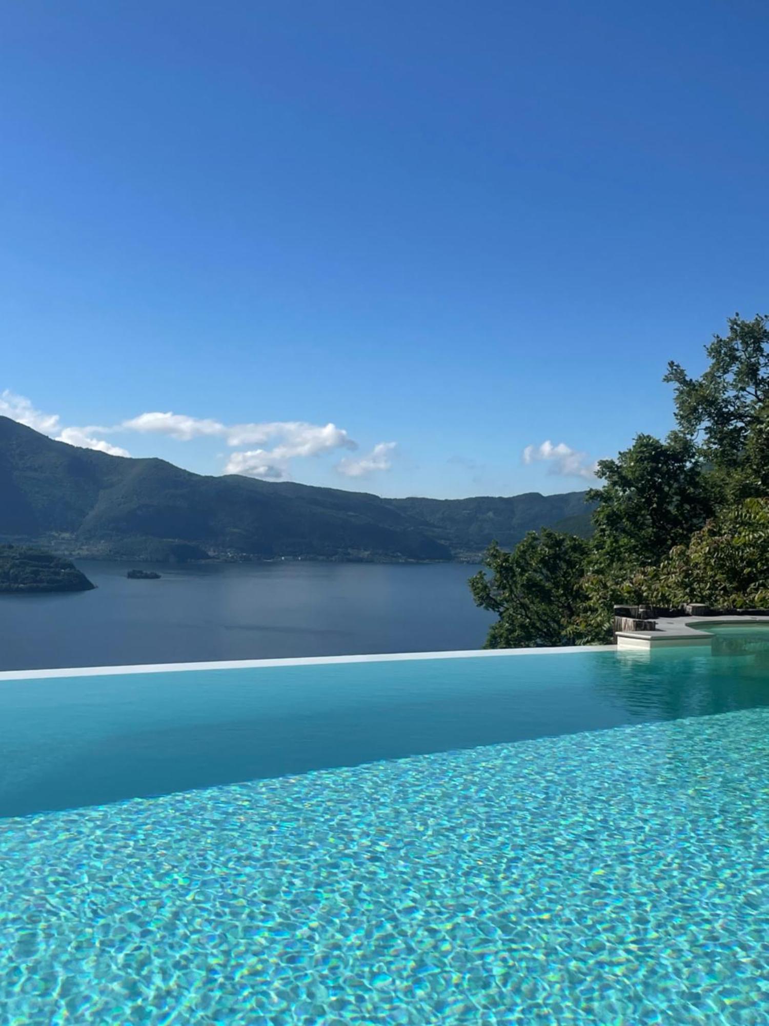 Mia Isola With Lake View, Garden And Swimming Pool Parzanica Dış mekan fotoğraf