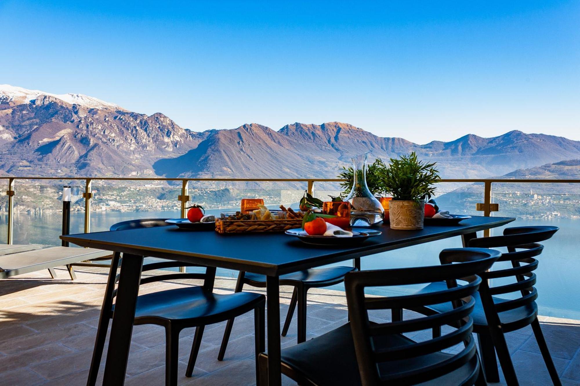 Mia Isola With Lake View, Garden And Swimming Pool Parzanica Dış mekan fotoğraf